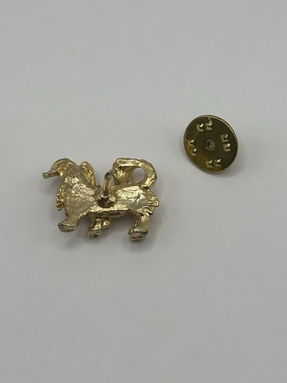 Vintage Dog Brooch Gold Tone Pin Pekingese Havanese Japanese Chin Shiz Tsu - Picture 3 of 6